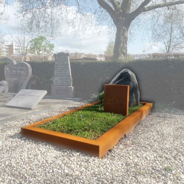 grafmonument met Cortenstaal & Keien