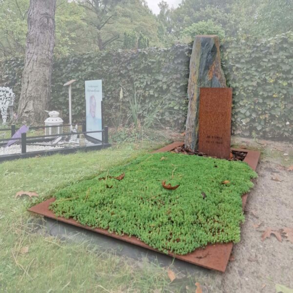 grafmonument met Cortenstaal