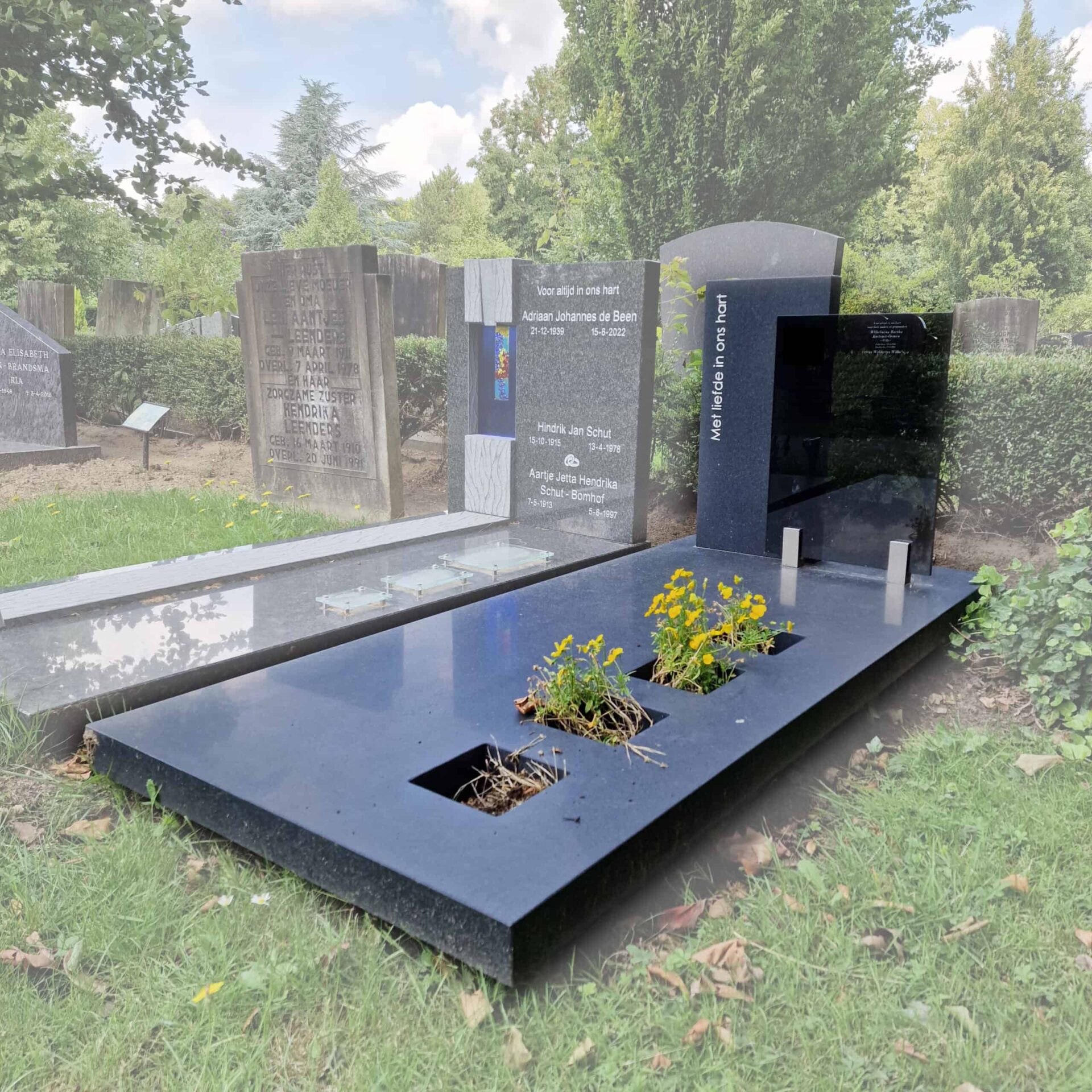 Monument met glas