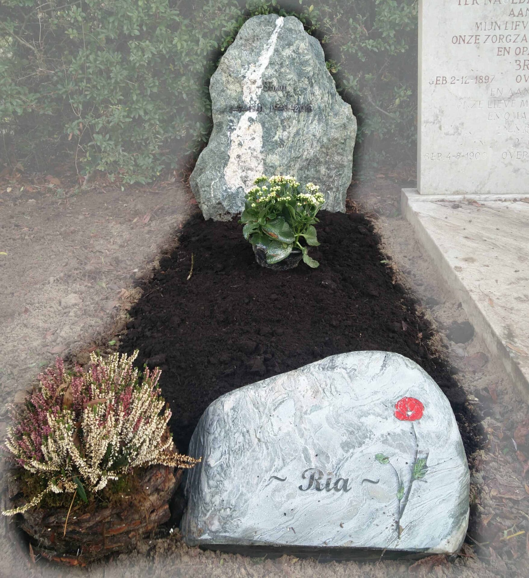 Grafmonumenten met een zwerfkei