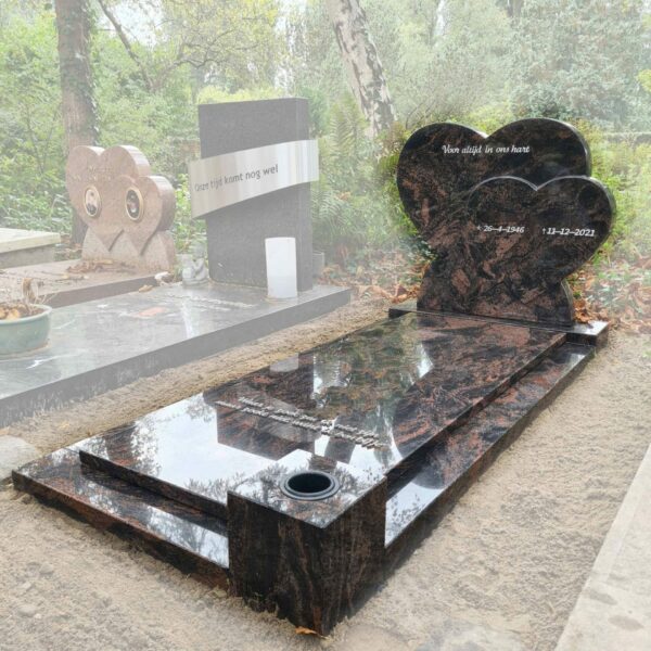 Grafmonument met hartvorm