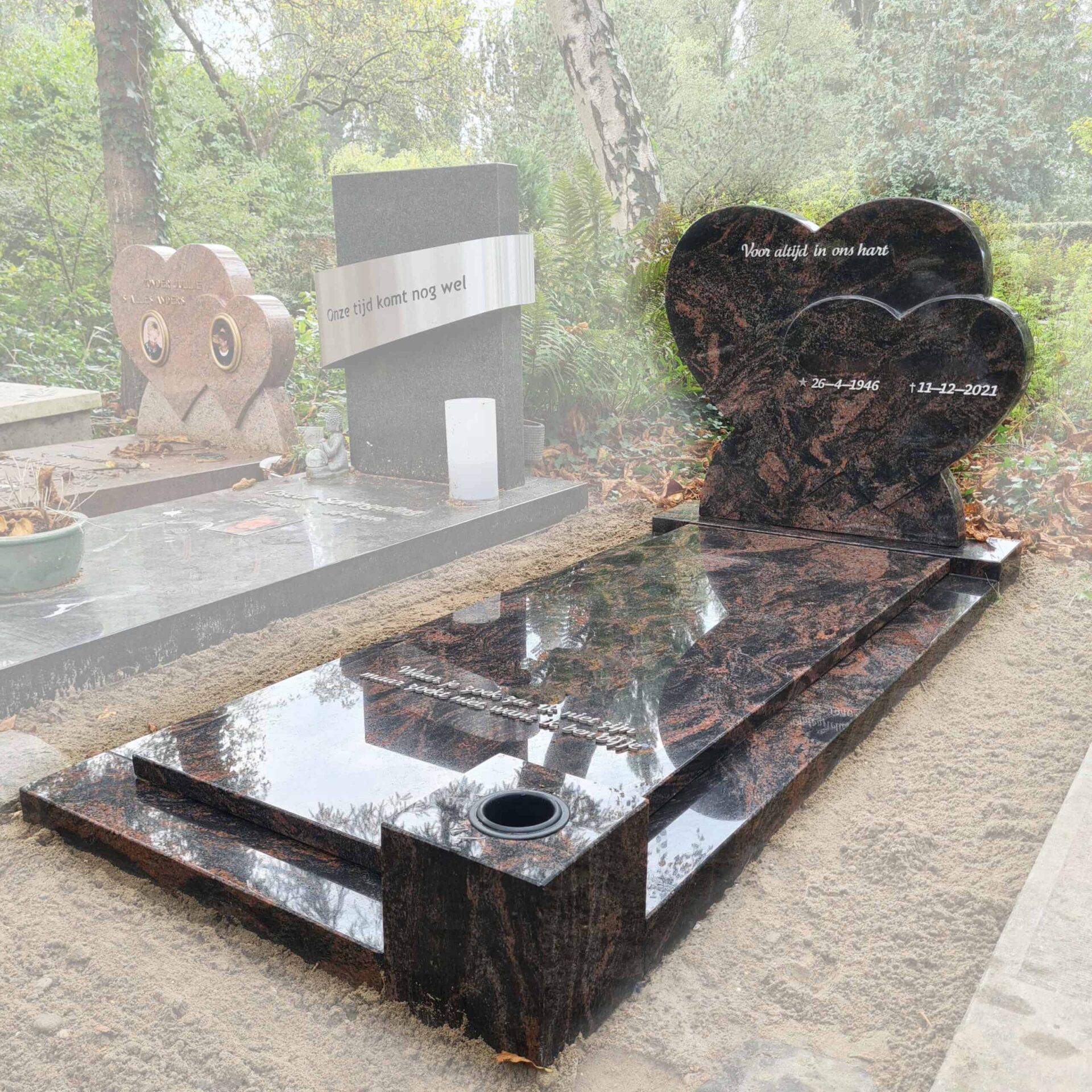 Grafmonument met hartvorm
