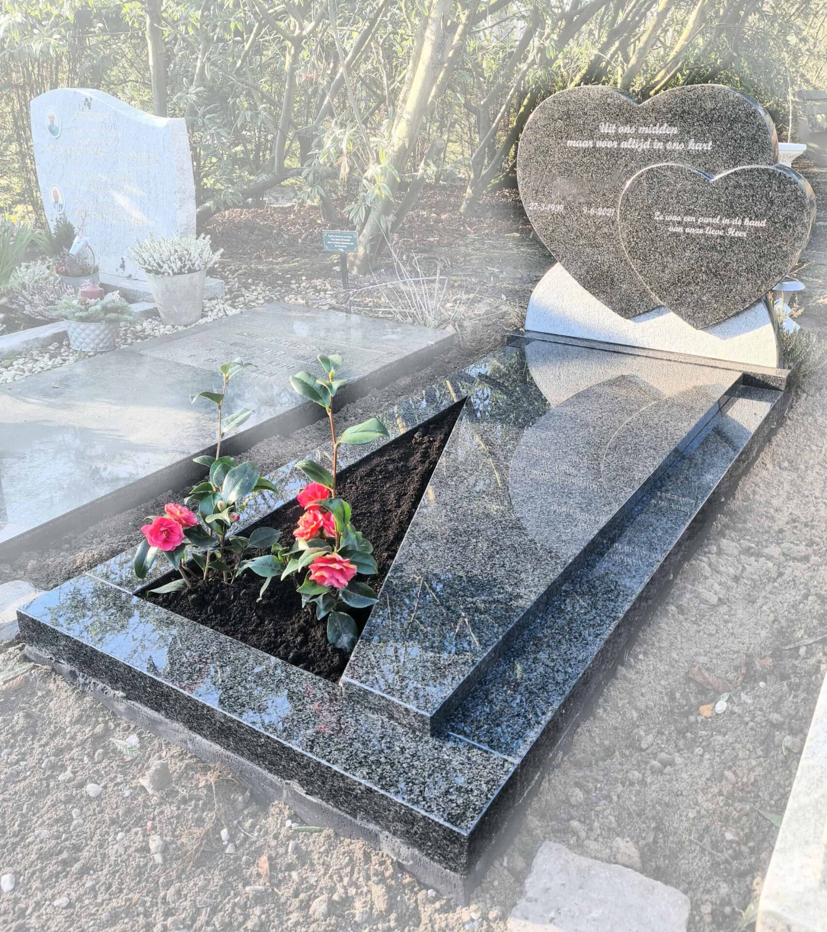 Grafmonument met hartvorm