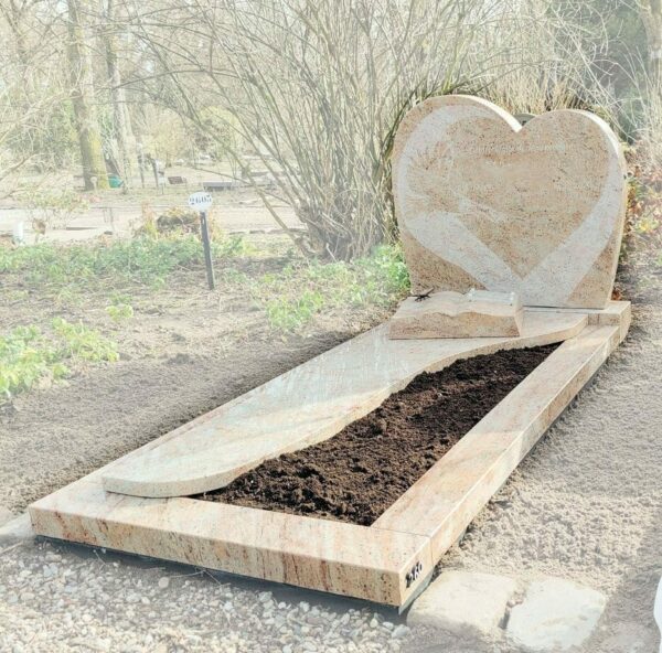 Grafmonument met hartvorm