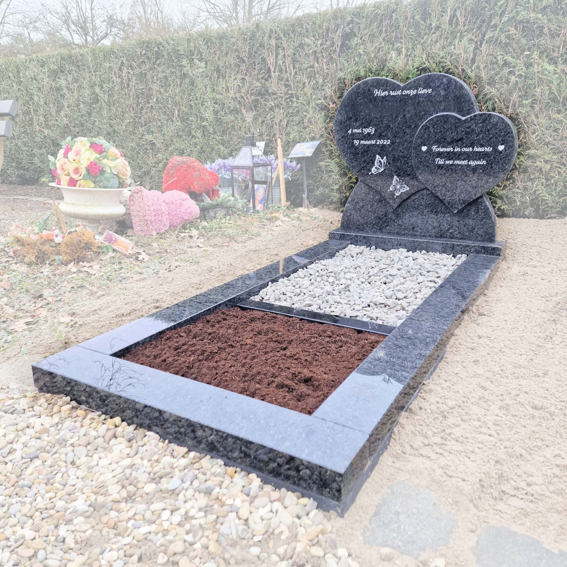 Grafmonument met hartvorm
