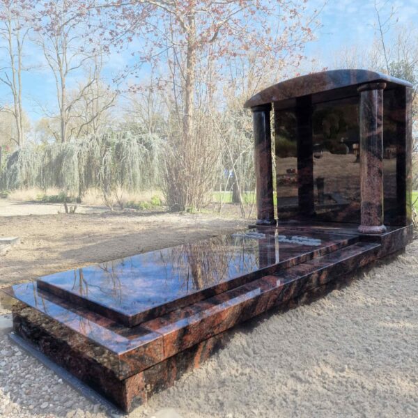 Grafmonument met tempel